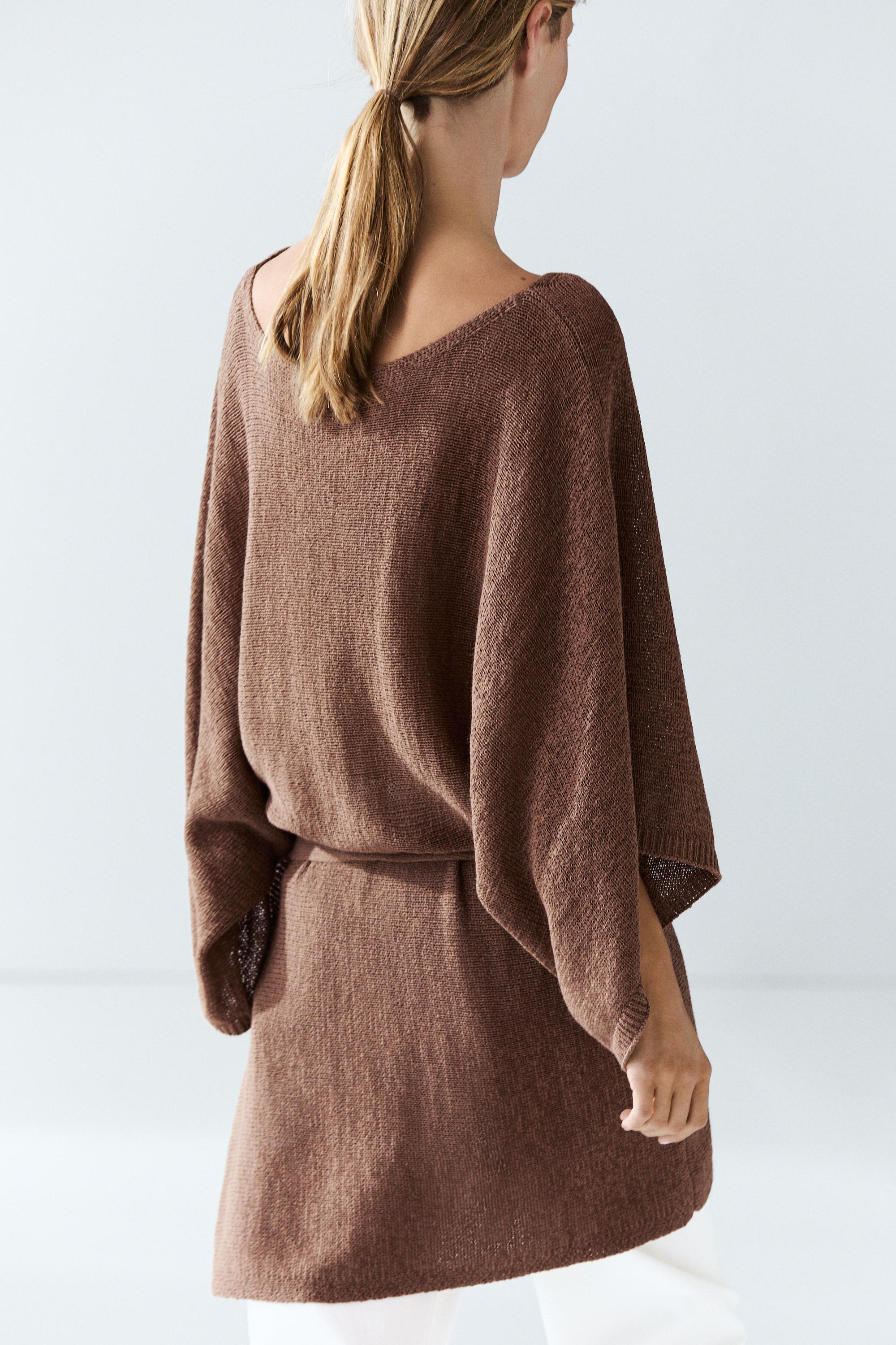 Cotton blend knit sweater with belt